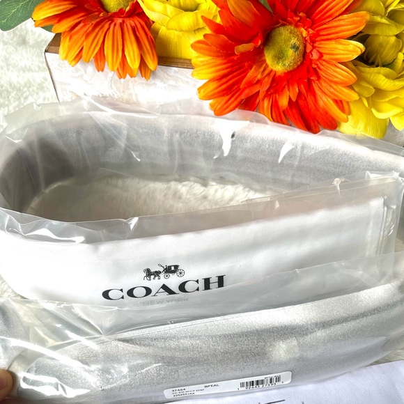 Brand new coach novelty strap snakeskin - Picture 3 of 3